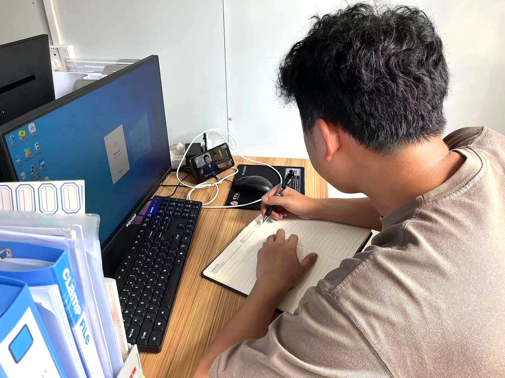 老旧小区项目部2.jpg 老旧小区项目部2.jpg